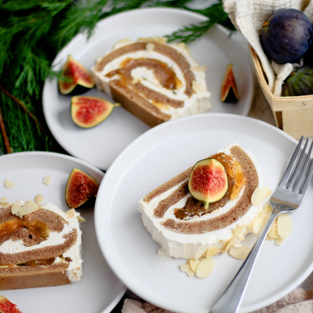 Christmas log, fig, Christmas, white plate