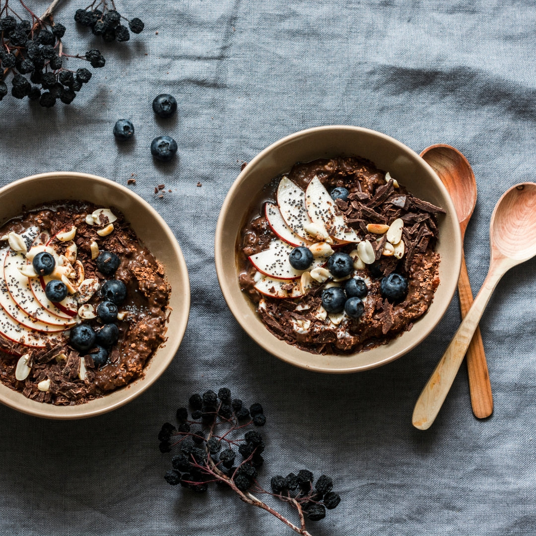 mocha baked oats, oatmeal with fruit, healthy breakfast