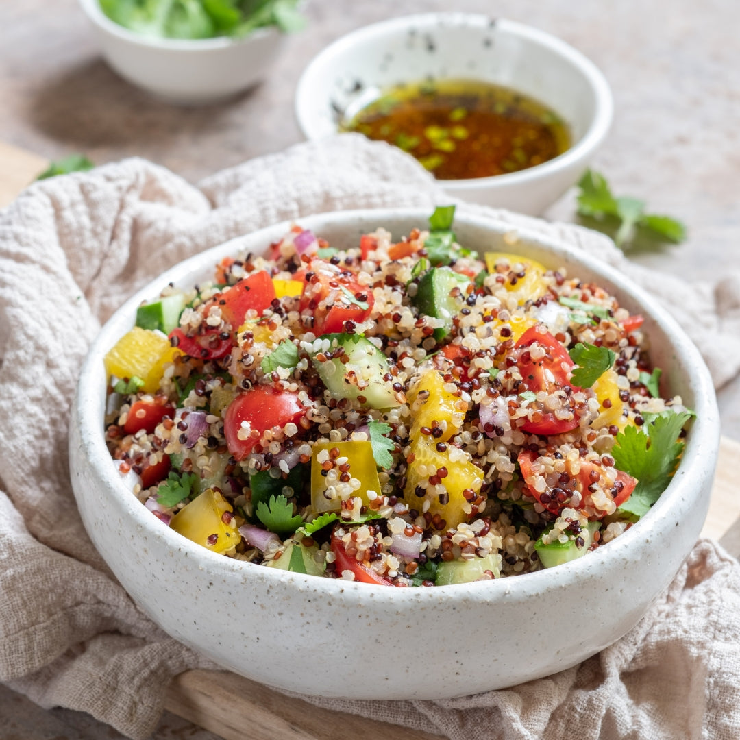 salade quinoa poivron bol blanc